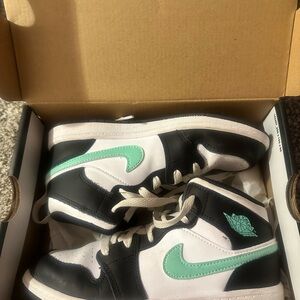 Nike Kids Sneakers - Black and Mint Green